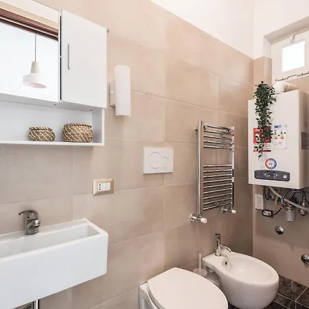 The Rent - Bright Flat Near San Pietro Hotel apartamentowy *