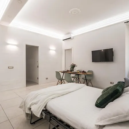 The Rent - Bright Flat Near San Pietro
