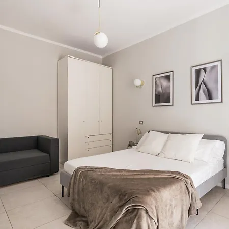 The Rent - Bright Flat Near San Pietro *