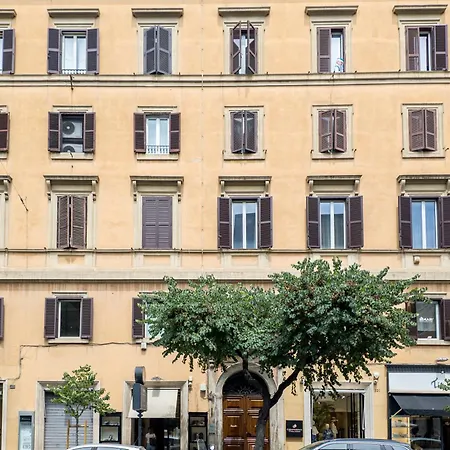 The Rent - Bright Flat Near San Pietro Aparthotel *