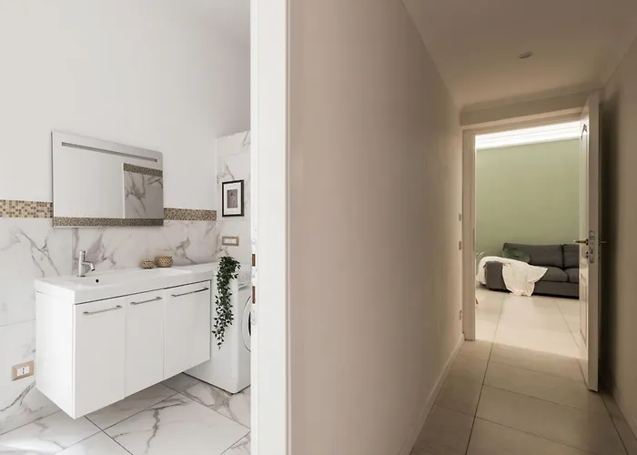 The Rent - Bright Flat Near San Pietro 4*
