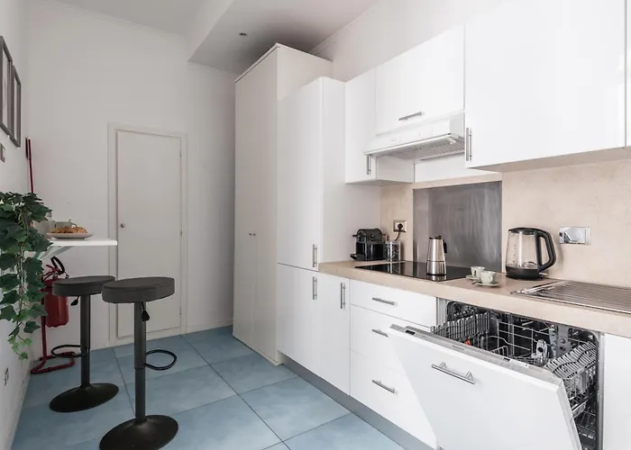 The Rent - Bright Flat Near San Pietro شقة فندقية