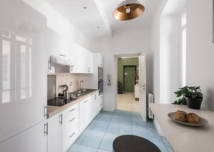 The Rent - Bright Flat Near San Pietro روما