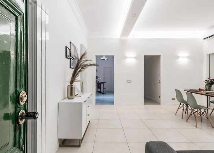 The Rent - Bright Flat Near San Pietro شقة فندقية 4*